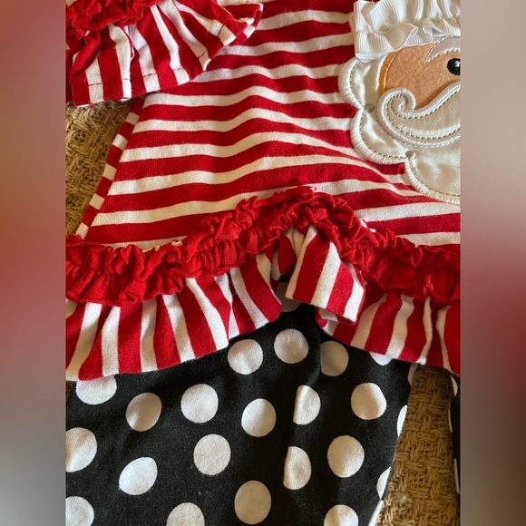 Holiday Outfit! Infant Christmas Outfit Santa Clause Size 18 months - Picture 2 of 6